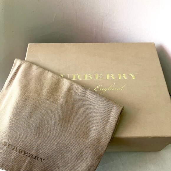 Burberry Runway "Hans" Sandal in Metallic Gold (Sz 37) NWT - Picture 12 of 14